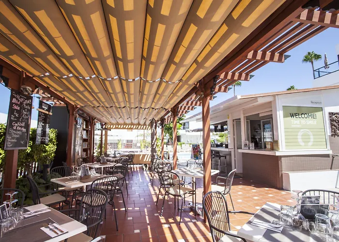 Coral Dreams 아파트호텔 아데제