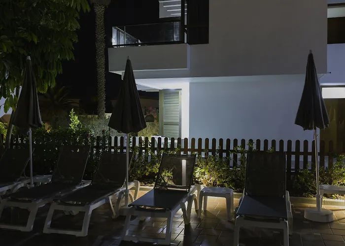 Coral Dreams 아파트호텔 아데제