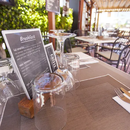 Coral Dreams Aparthotel 3*